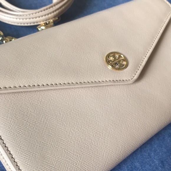 Tory Burch Wallet on Chain - Picture 2 of 15
